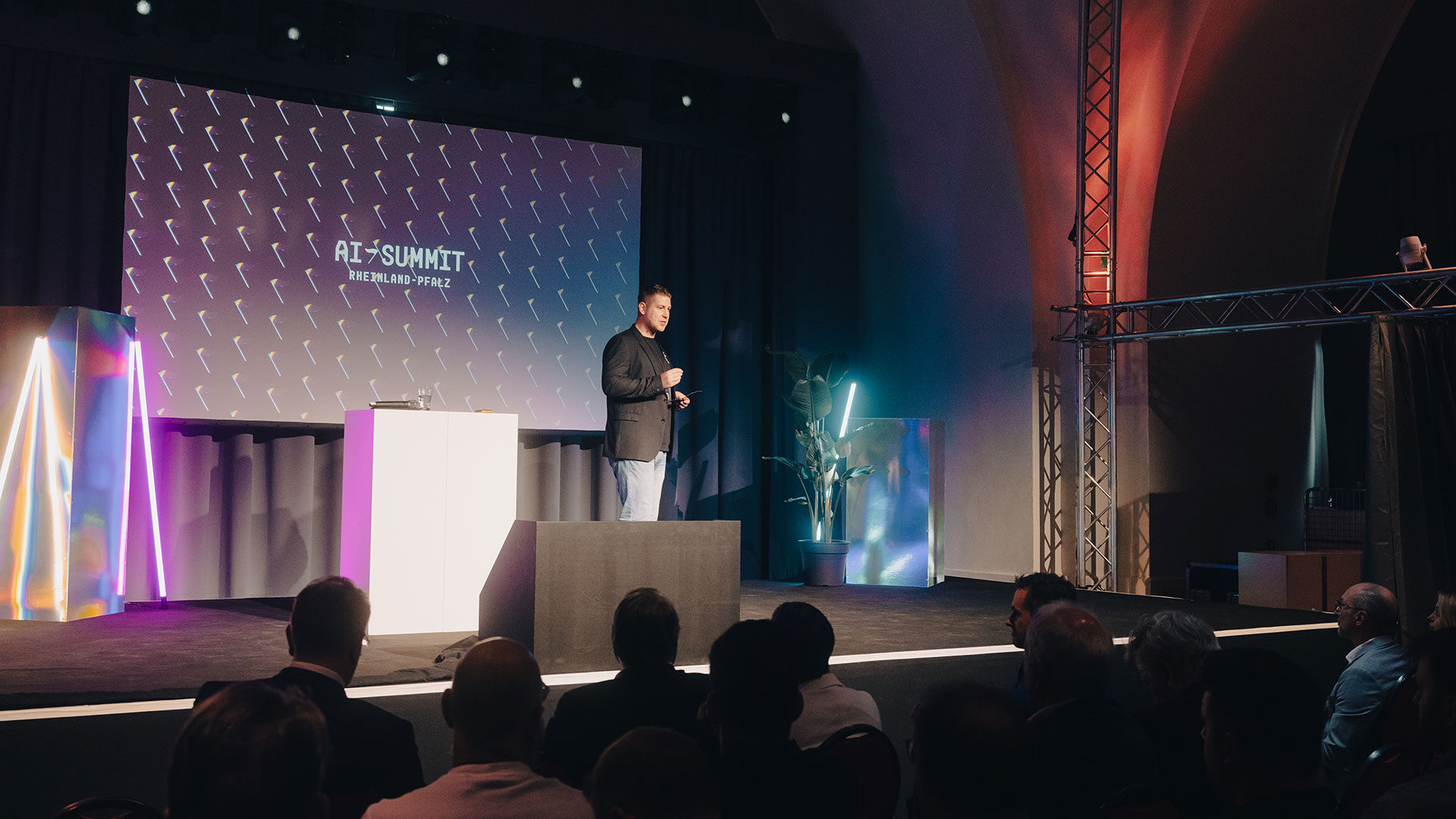nuwacom-CEO Sascha Böhr on stage. Foto: nuwacom